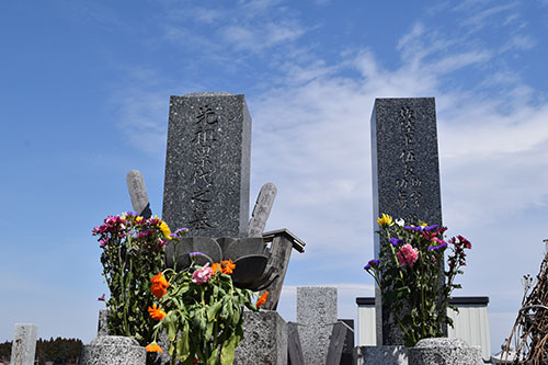 横並びの墓石