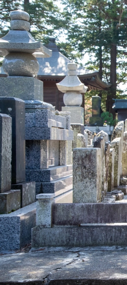 墓石が並ぶ風景